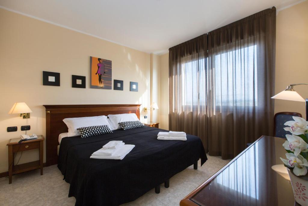 Hotel Fidenza Cameră foto