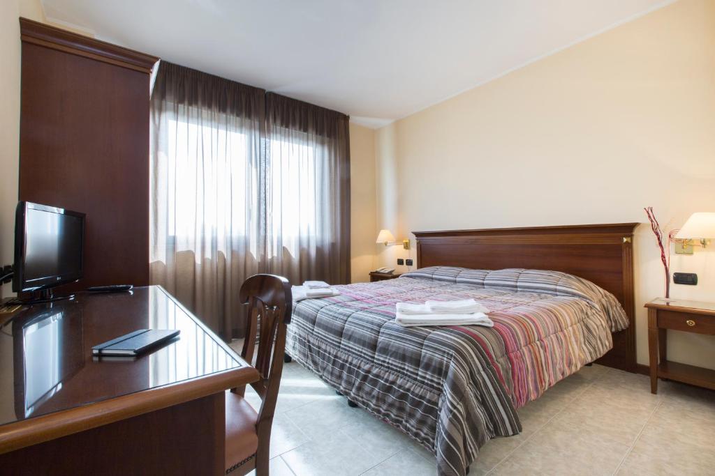 Hotel Fidenza Cameră foto